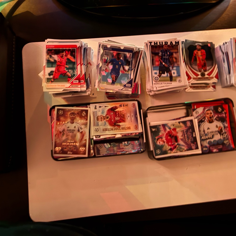 100 soccer topps/panini cards special cards and base cards chance at autographs